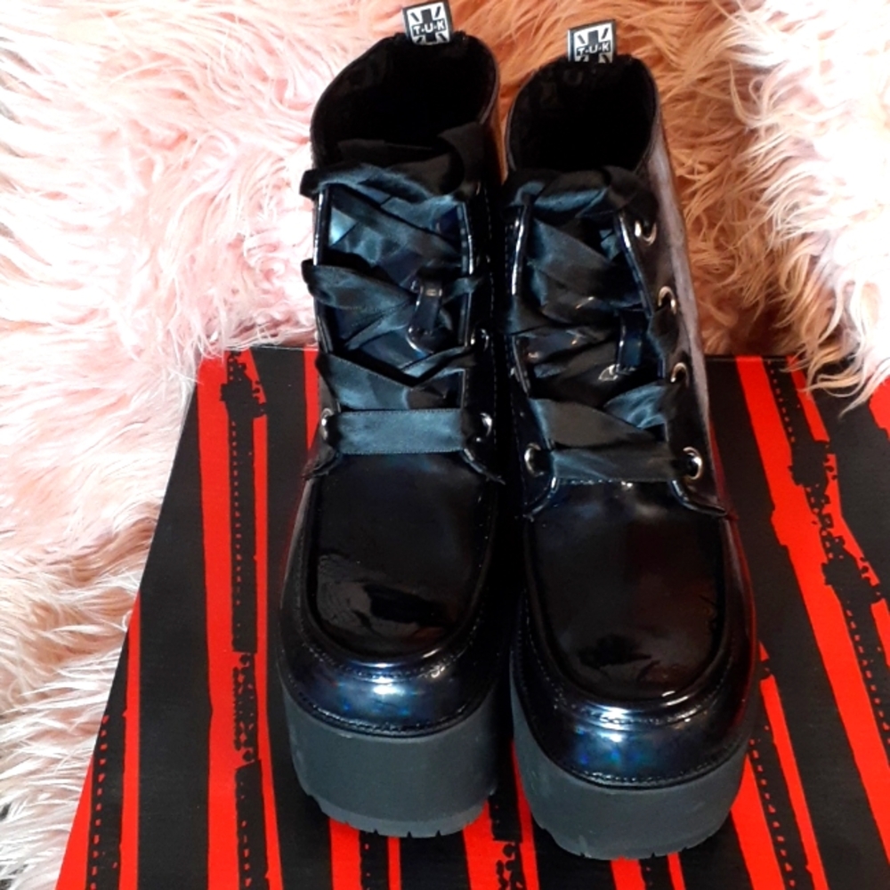 TUK black patent leather nosebleed platform boots size 7 US